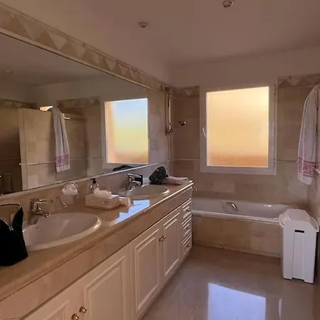 R26 Stunning Penthouse Duplex Elviria Marbella